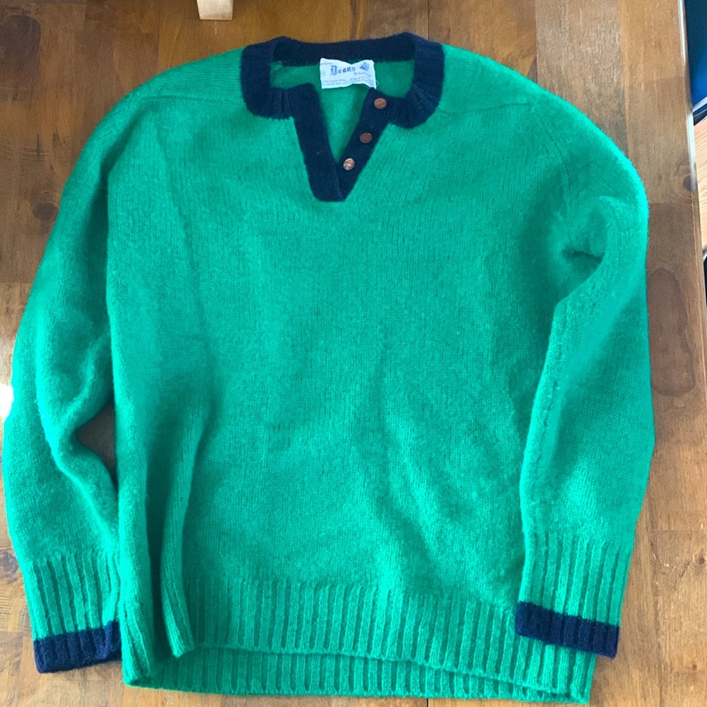 Scottish Wool Sweater fits Women’s Medium
